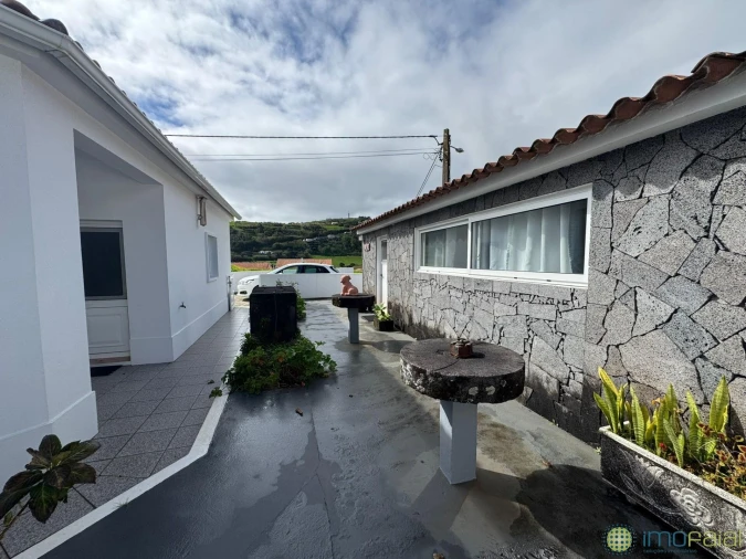 Moradia T2 para Venda em Praia do Almoxarife Foto 10