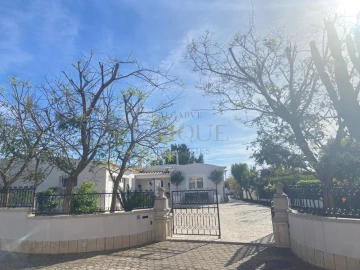 Moradia T3 para Venda em Lagos (São Sebastião e Santa Maria)