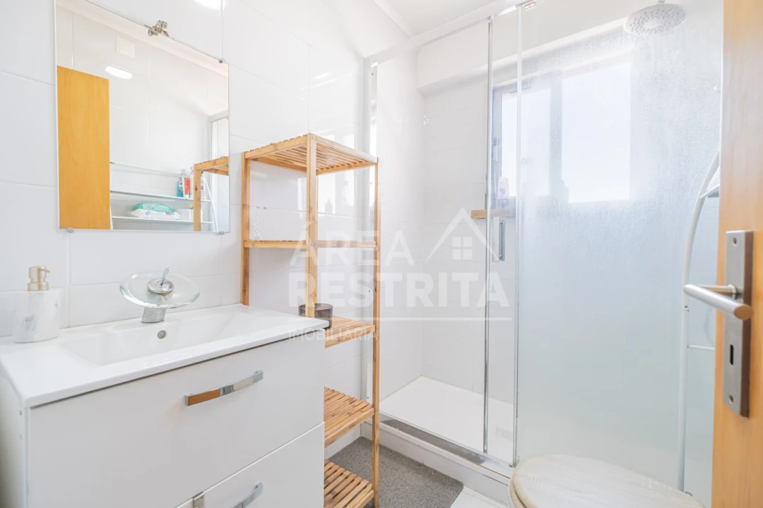 Apartamento T2 para Venda em Amora Foto 5