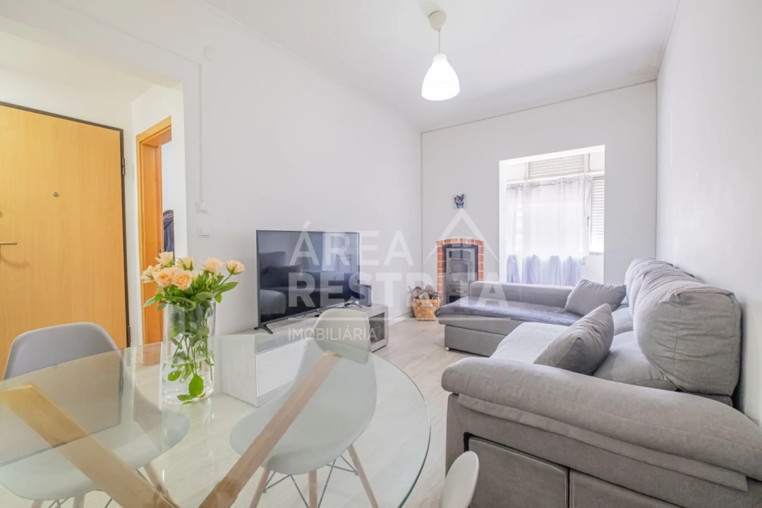 Apartamento T2 para Venda em Amora Foto 14