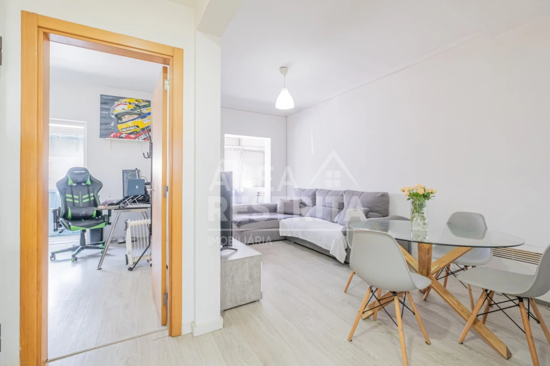 Apartamento T2 para Venda em Amora Foto 16