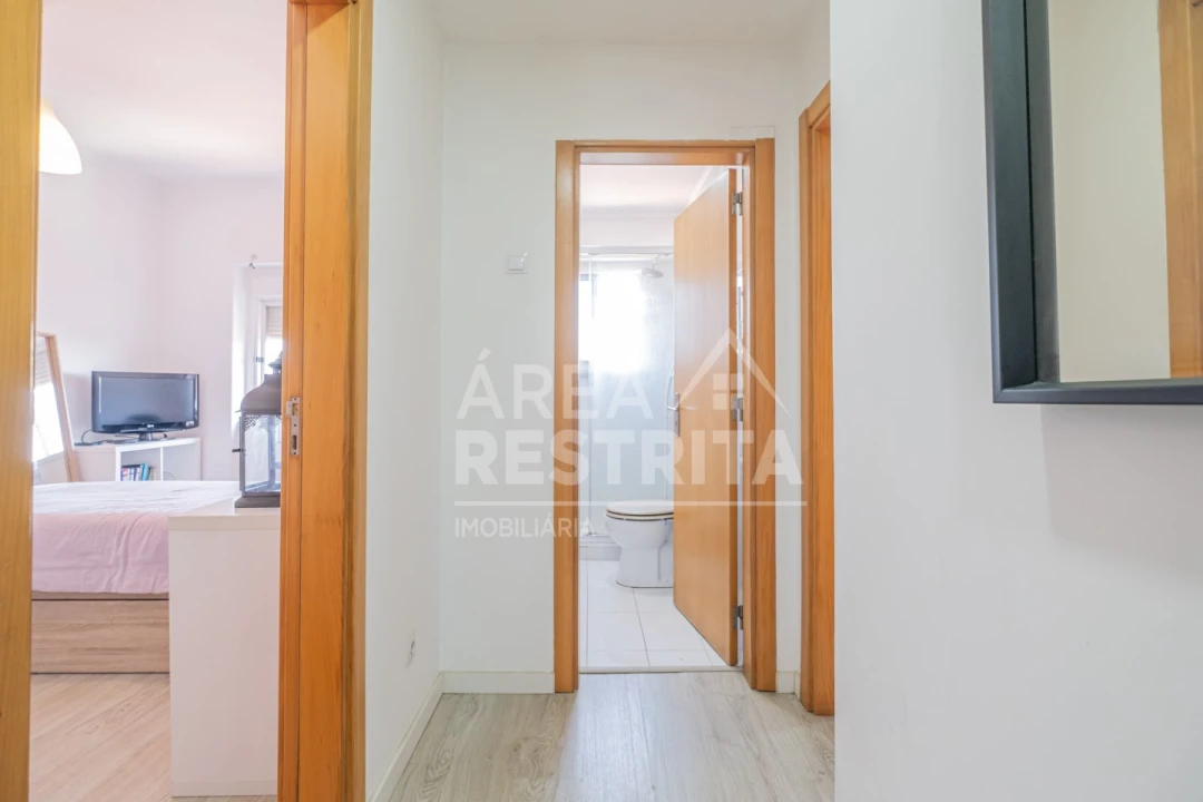 Apartamento T2 para Venda em Amora Foto 18