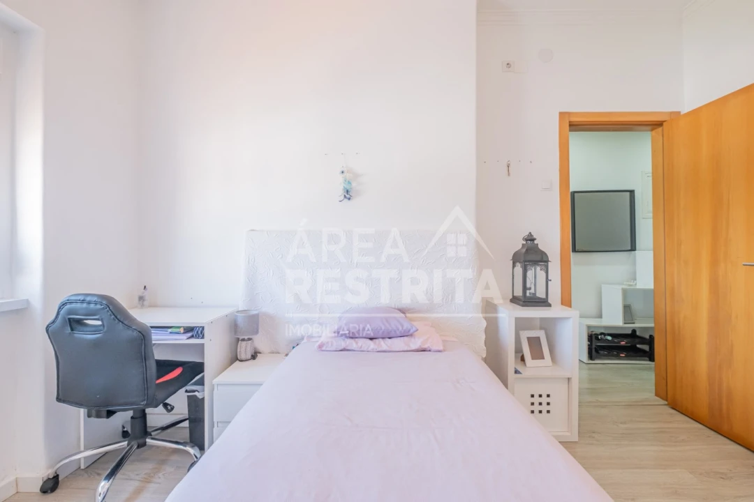 Apartamento T2 para Venda em Amora Foto 28