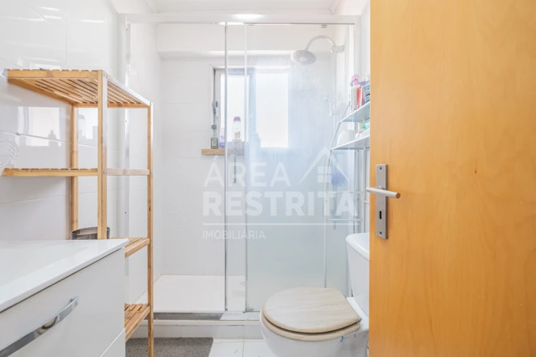 Apartamento T2 para Venda em Amora Foto 6