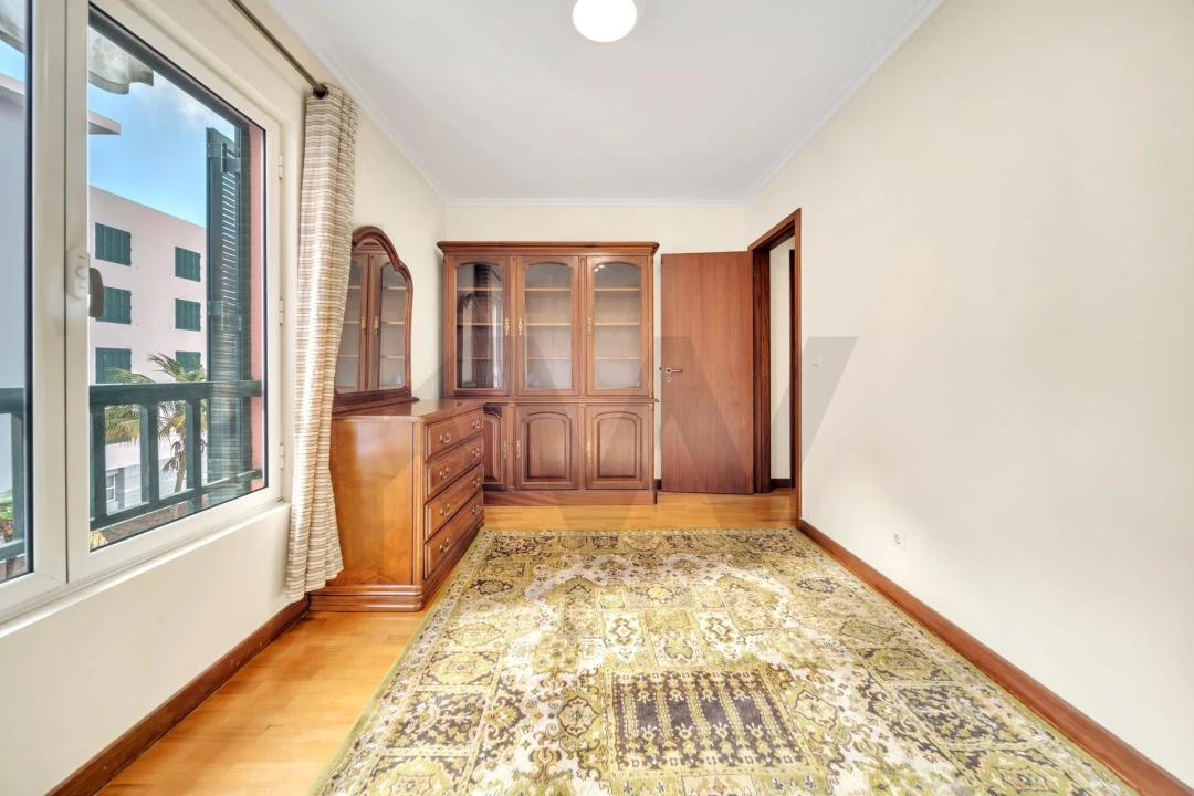 Apartamento T3 para Arrendamento em São Martinho Foto 16