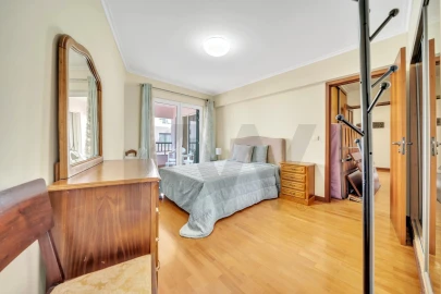 Apartamento T3 para Arrendamento em São Martinho