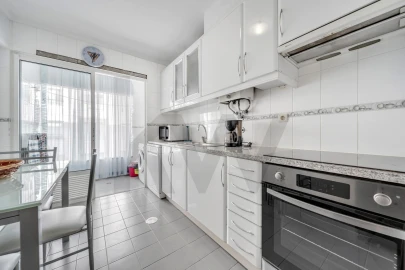 Apartamento T3 para Arrendamento em São Martinho