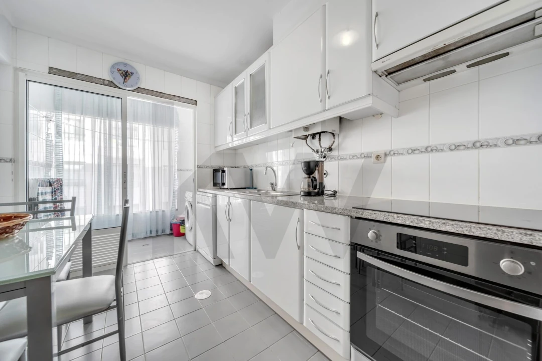 Apartamento T3 para Arrendamento em São Martinho Foto 35