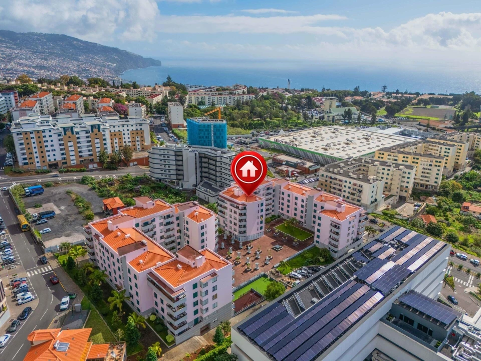 Apartamento T3 para Arrendamento em São Martinho Foto 3