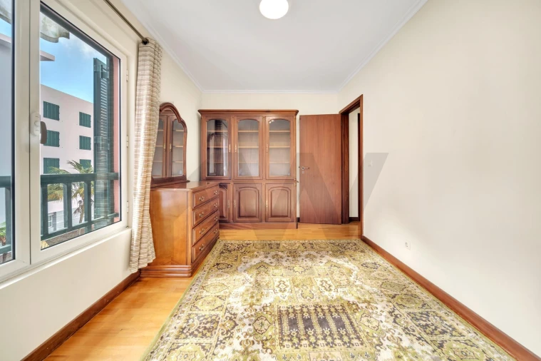 Apartamento T3 para Arrendamento em São Martinho Foto 16