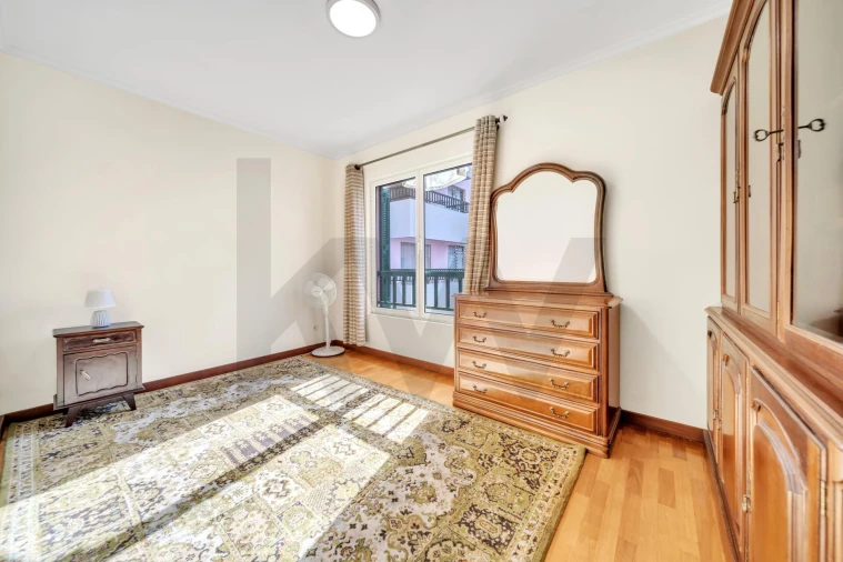 Apartamento T3 para Arrendamento em São Martinho Foto 14