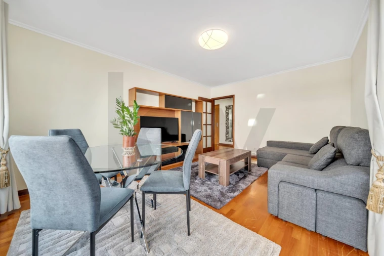 Apartamento T3 para Arrendamento em São Martinho Foto 13