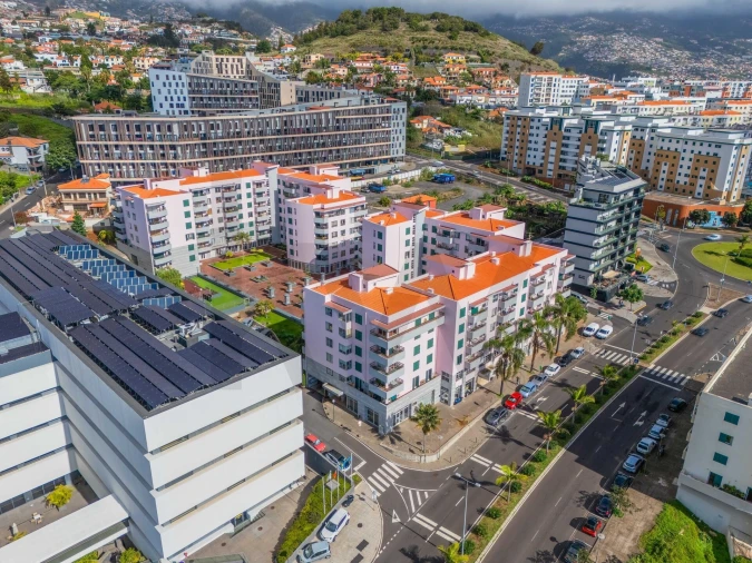 Apartamento T3 para Arrendamento em São Martinho Foto 9