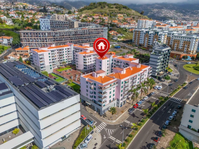 Apartamento T3 para Arrendamento em São Martinho Foto 8