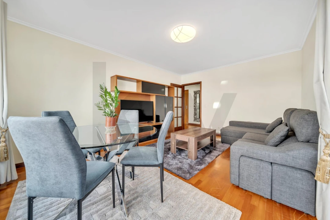 Apartamento T3 para Arrendamento em São Martinho Foto 13