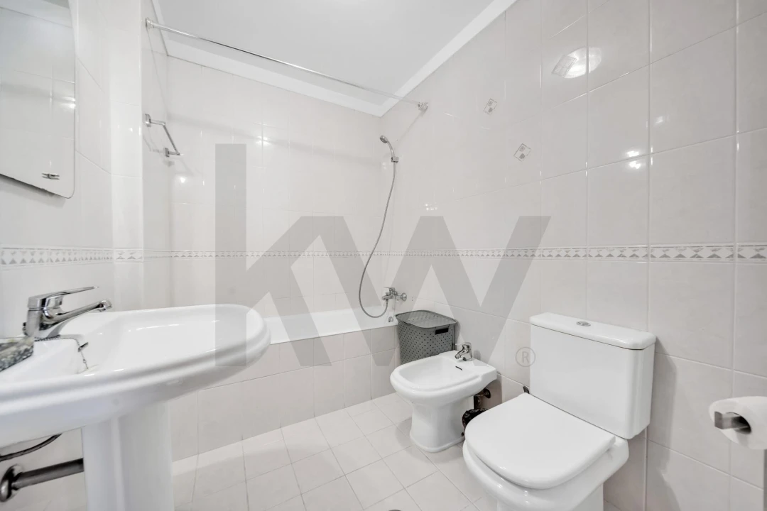 Apartamento T3 para Arrendamento em São Martinho Foto 21