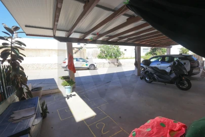 Moradia T3 para Venda em Ferreiras