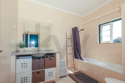 Moradia T3 para Venda em Ferreiras