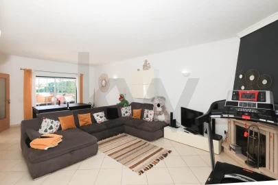 Moradia T3 para Venda em Ferreiras