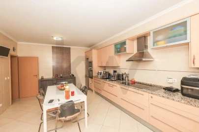 Moradia T3 para Venda em Ferreiras