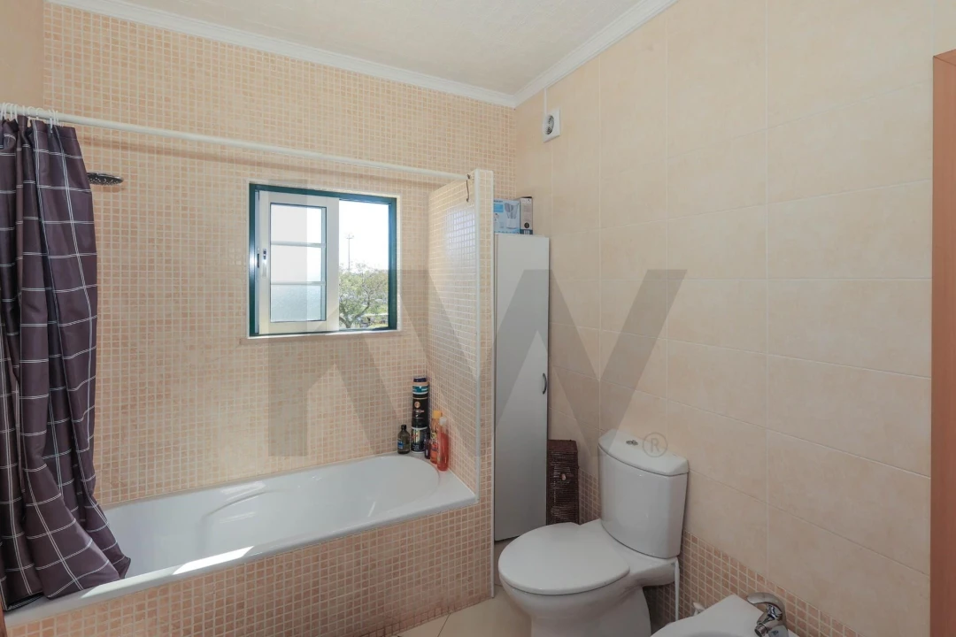 Moradia T3 para Venda em Ferreiras Foto 7