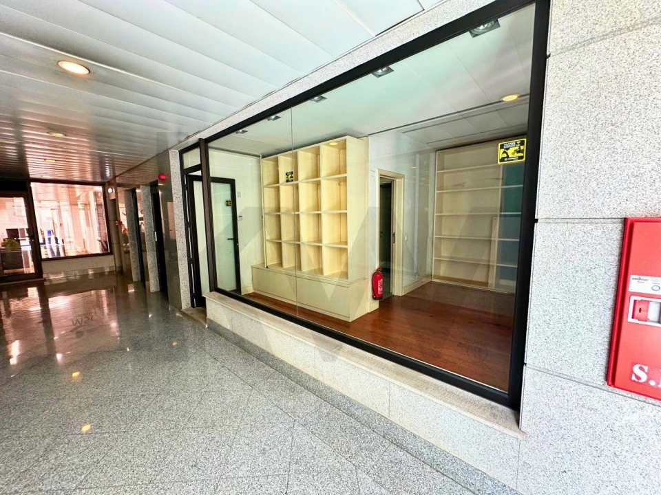 Loja para Arrendamento em Funchal (Se) Foto 2