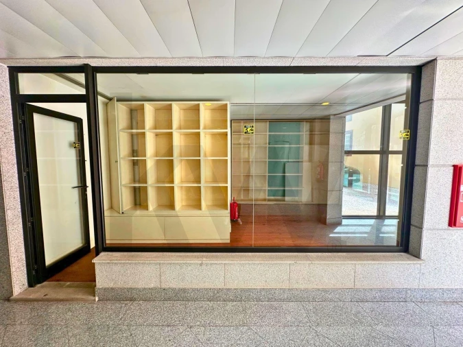 Loja para Arrendamento em Funchal (Se) Foto 3