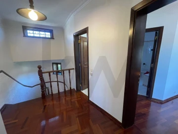 Moradia T4 para Arrendamento em Alcabideche