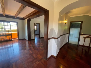 Moradia T4 para Arrendamento em Alcabideche