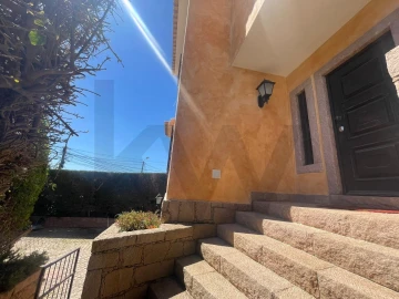 Moradia T4 para Arrendamento em Alcabideche