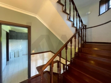 Moradia T4 para Arrendamento em Alcabideche