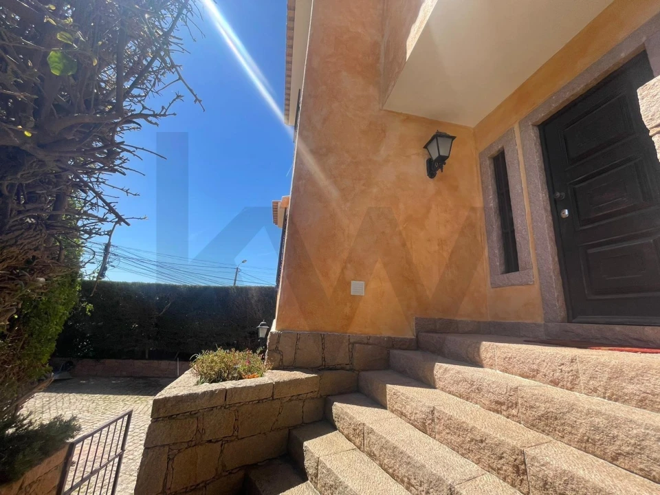 Moradia T4 para Arrendamento em Alcabideche Foto 6