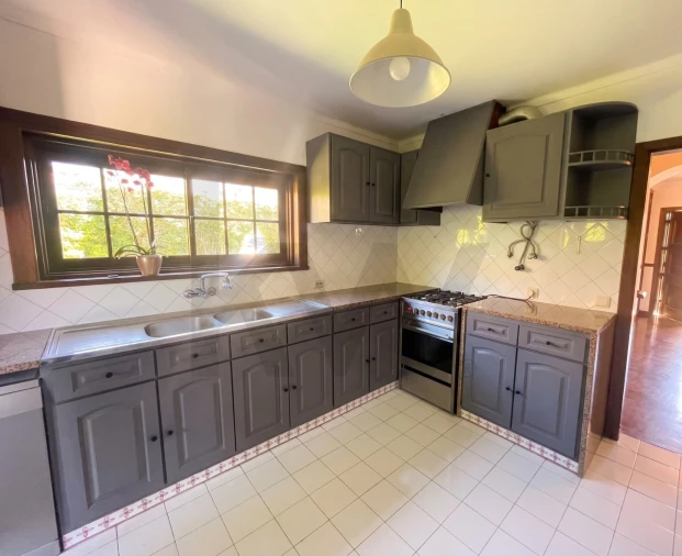 Moradia T4 para Arrendamento em Alcabideche Foto 12