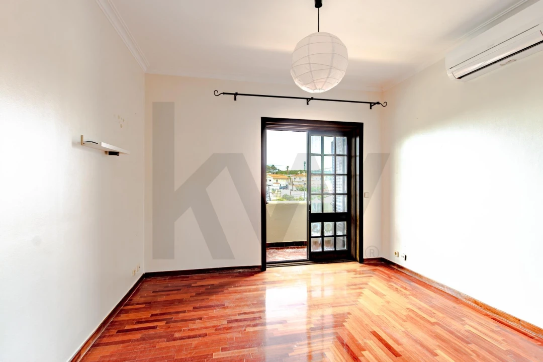 Moradia T4 para Arrendamento em Alcabideche Foto 30