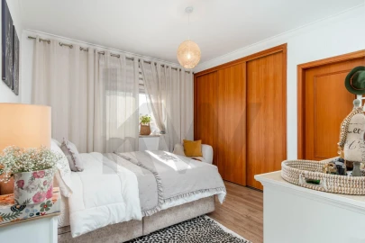 Apartamento T3 para Venda em Palhais e Coina