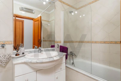 Apartamento T3 para Venda em Palhais e Coina