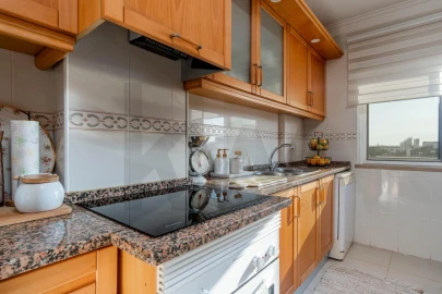 Apartamento T3 para Venda em Palhais e Coina