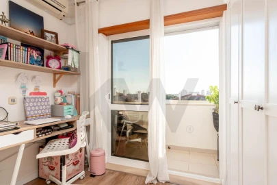 Apartamento T3 para Venda em Palhais e Coina