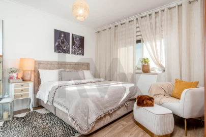 Apartamento T3 para Venda em Palhais e Coina