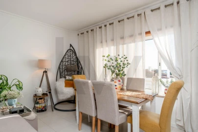 Apartamento T3 para Venda em Palhais e Coina