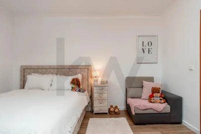 Apartamento T3 para Venda em Palhais e Coina