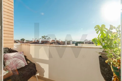 Apartamento T3 para Venda em Palhais e Coina