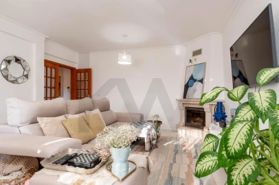 Apartamento T3 para Venda em Palhais e Coina