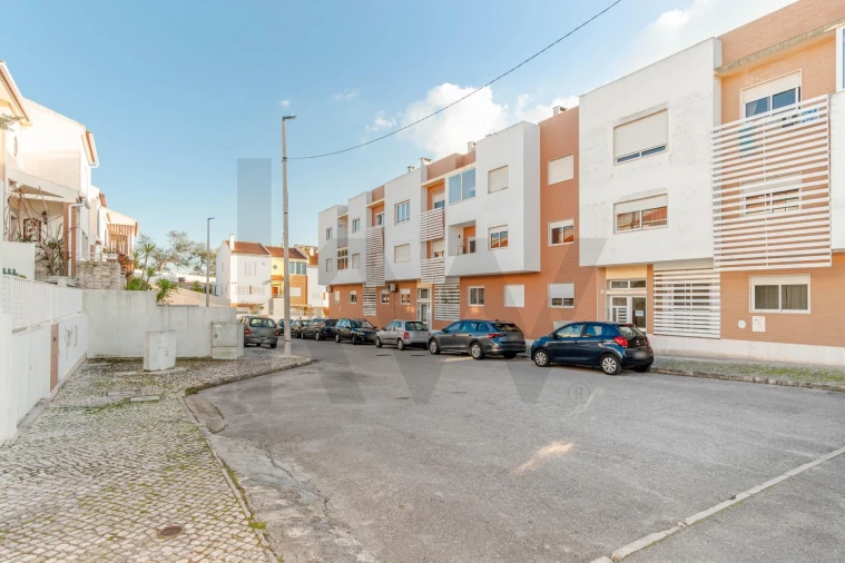 Apartamento T3 para Venda em Palhais e Coina Foto 44