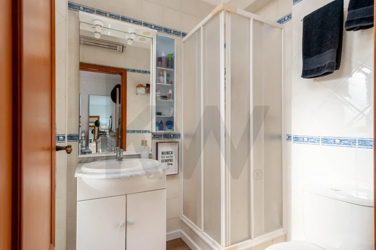 Apartamento T3 para Venda em Palhais e Coina Foto 24