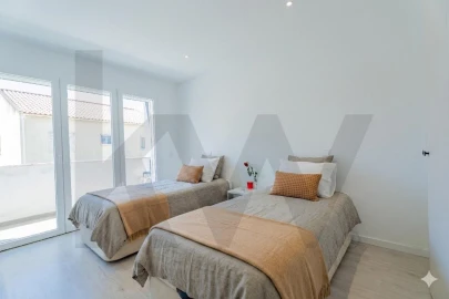 Moradia T3 para Venda em Ramada e Caneças