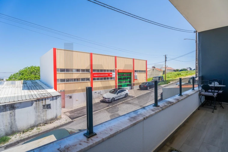 Moradia T3 para Venda em Ramada e Caneças Foto 19