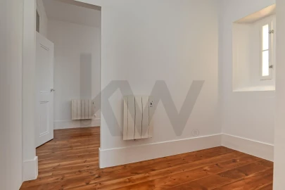 Apartamento T3 para Arrendamento em Santa Maria Maior