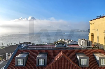 Apartamento T3 para Arrendamento em Santa Maria Maior