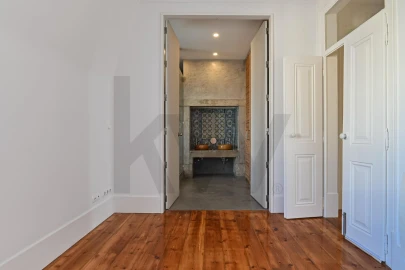 Apartamento T3 para Arrendamento em Santa Maria Maior